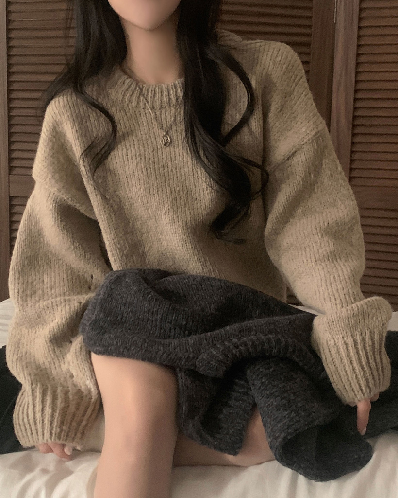 美品 ハウント 肉厚ウール オーバーサイズ クルーネックニット セーターシルバー 美品 ハウント 肉厚ウール オーバーサイズ クルーネックニット