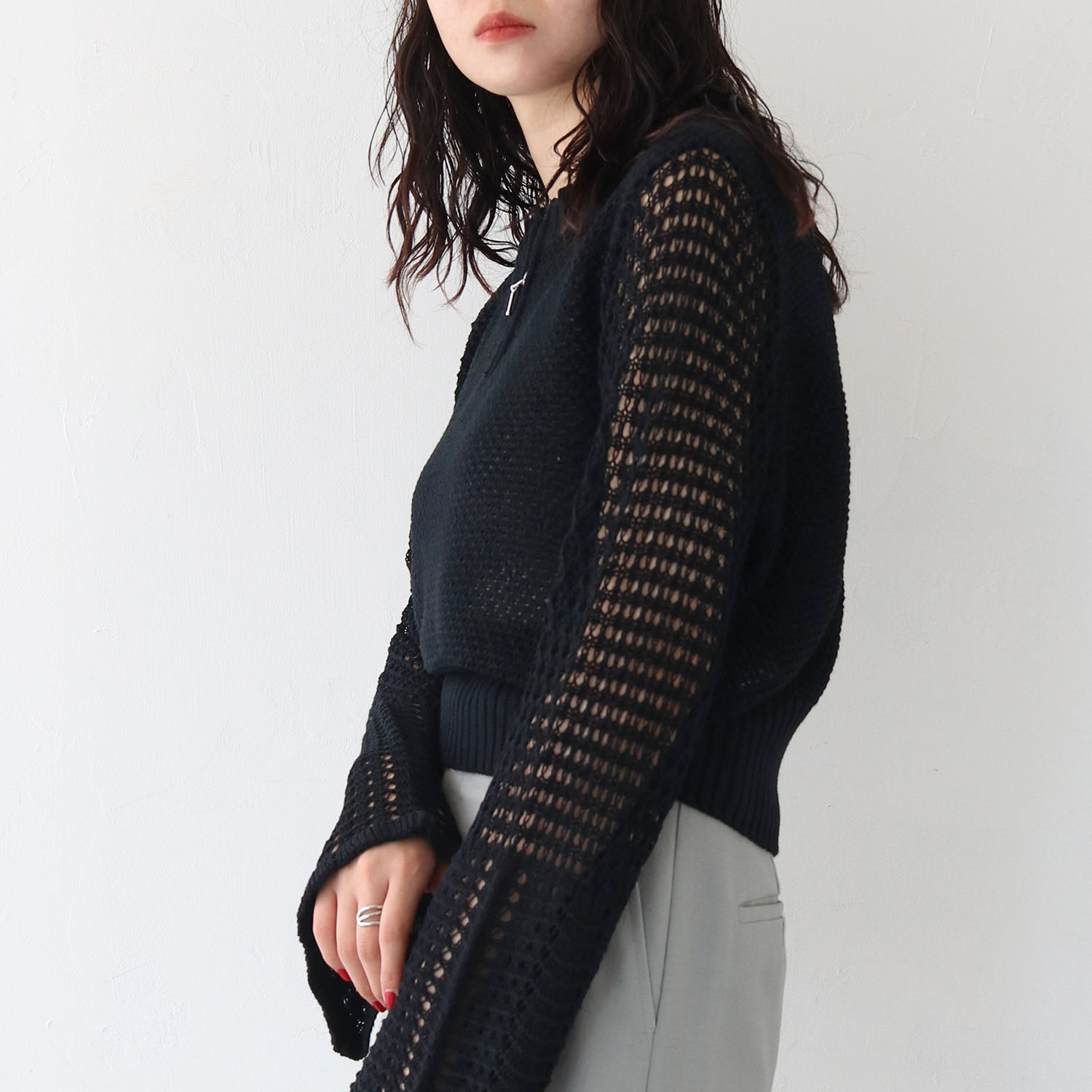 dries van noten 浮き出しプリントのシルクプルオーバー seyto（セイト）の「Fringe drawstring half zip tops