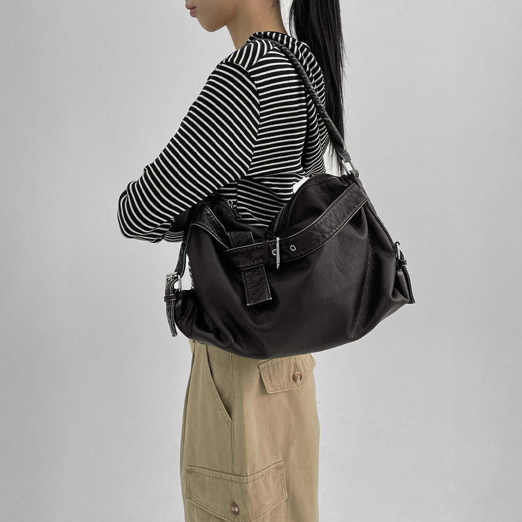 ゲルドントゥウェイベルトレザーショルダーバッグ