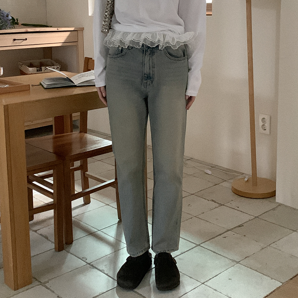 ストレートデニムパンツ