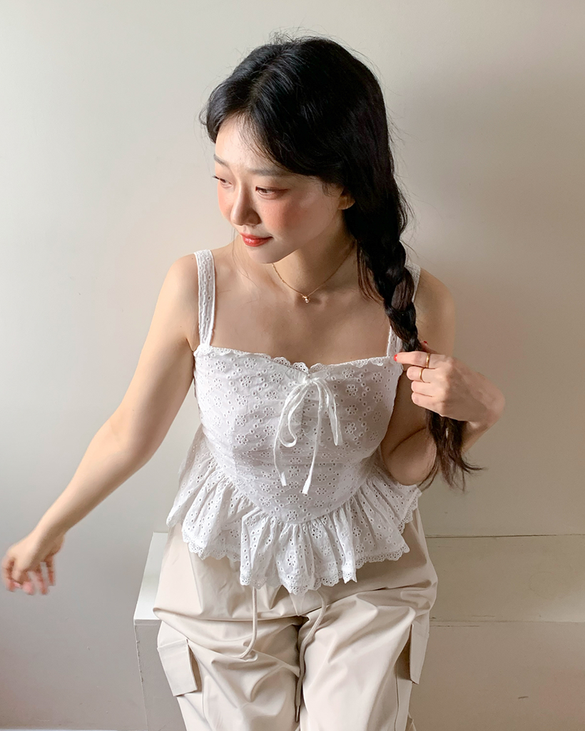 【韓国発】パンチングレースブラウスミディアムセットアップ パンチングキャミソールブラウス | ファッション通販サイト NUGU