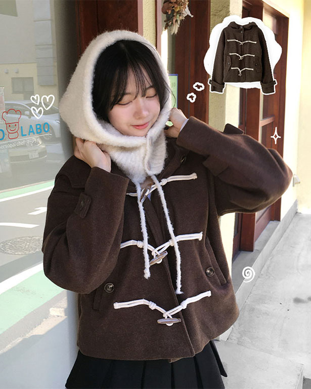 ボタンフードダッフルコート