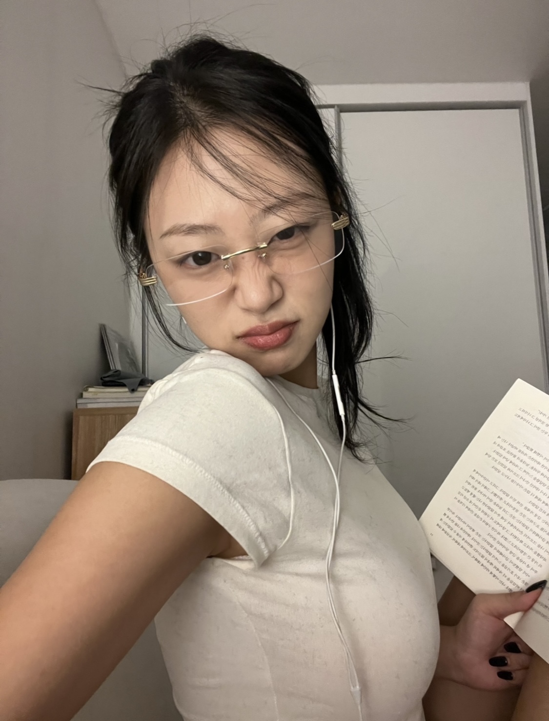 ボタン付き オフショルダー ニット | ファッション通販サイト NUGU