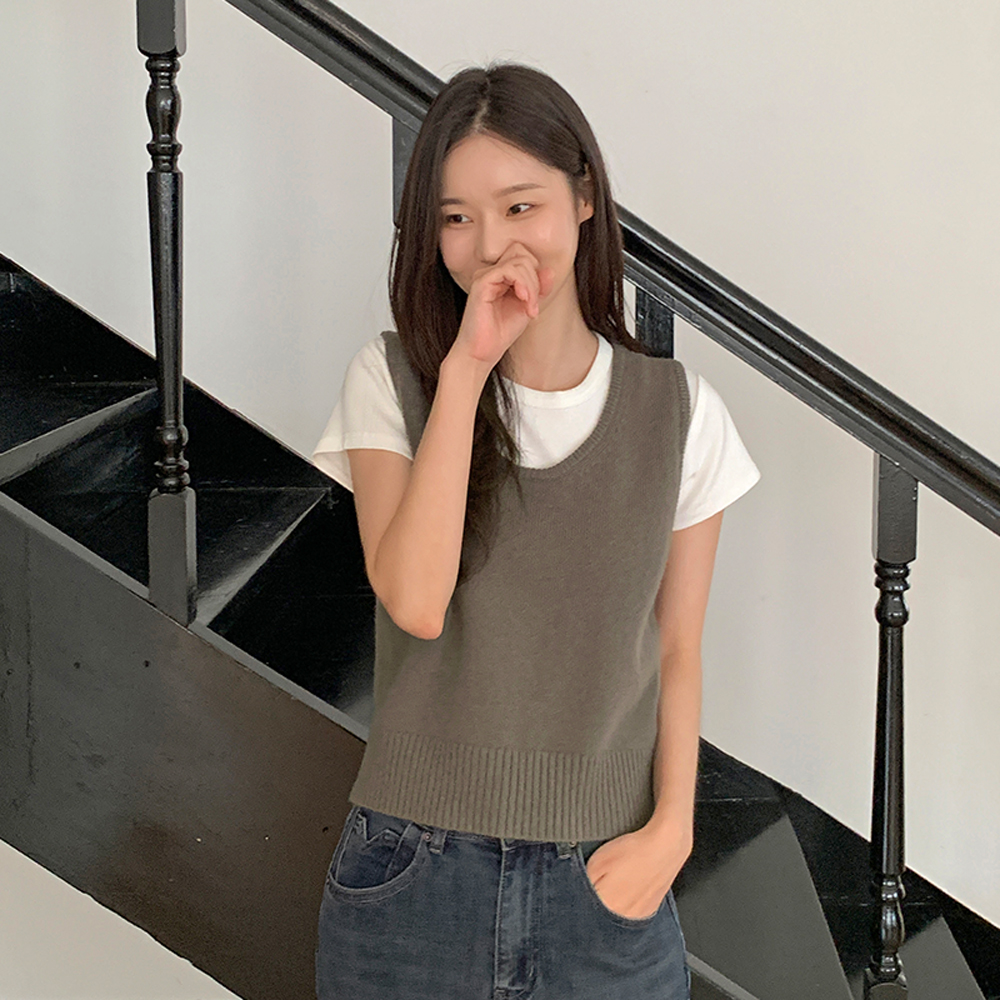 未使用タグ付き✨ モラビトブラン ニットベスト ケーブル編み 上品 近年モデル ケーブル編みニットベスト レディース 10代[品番：AMSW1777919