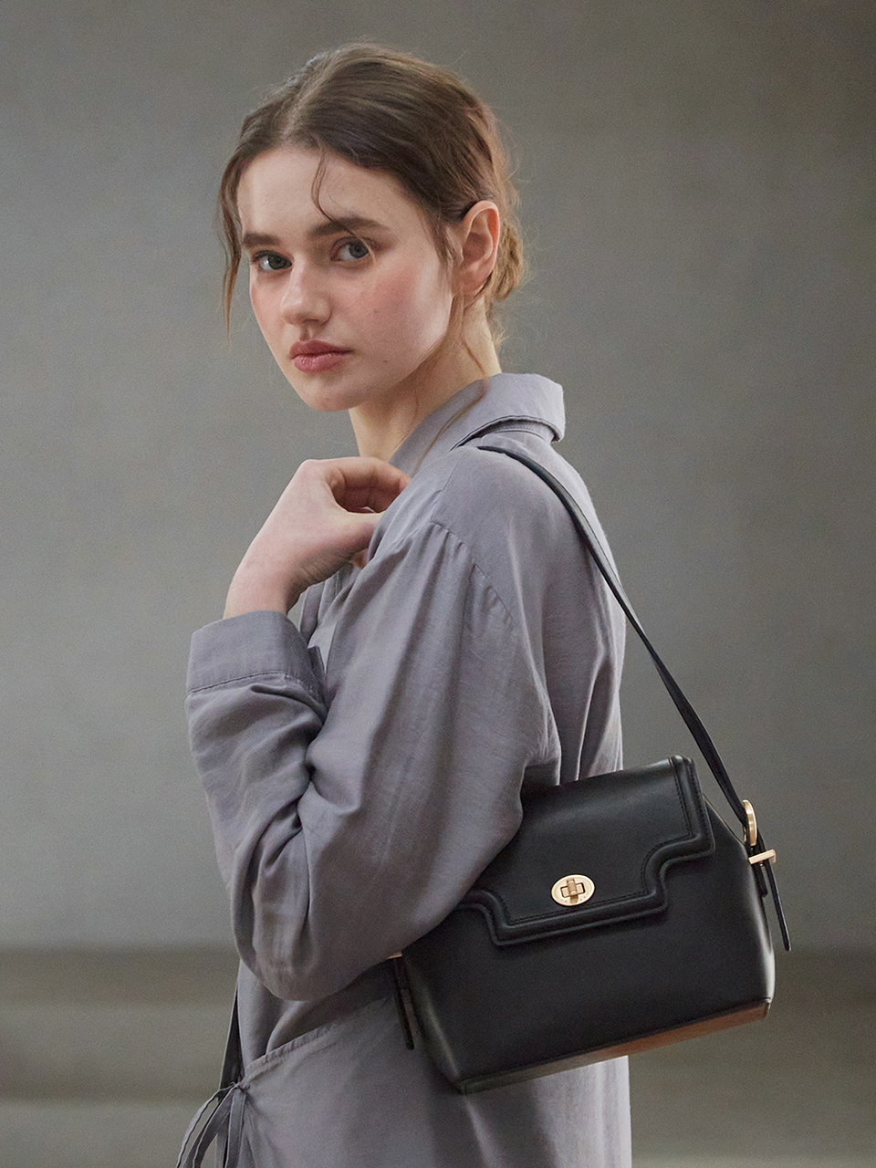 Valluat | FLARON BAG DARK BROWN [正規品/関税込] Backpack Smooth Leather VAL black daypack