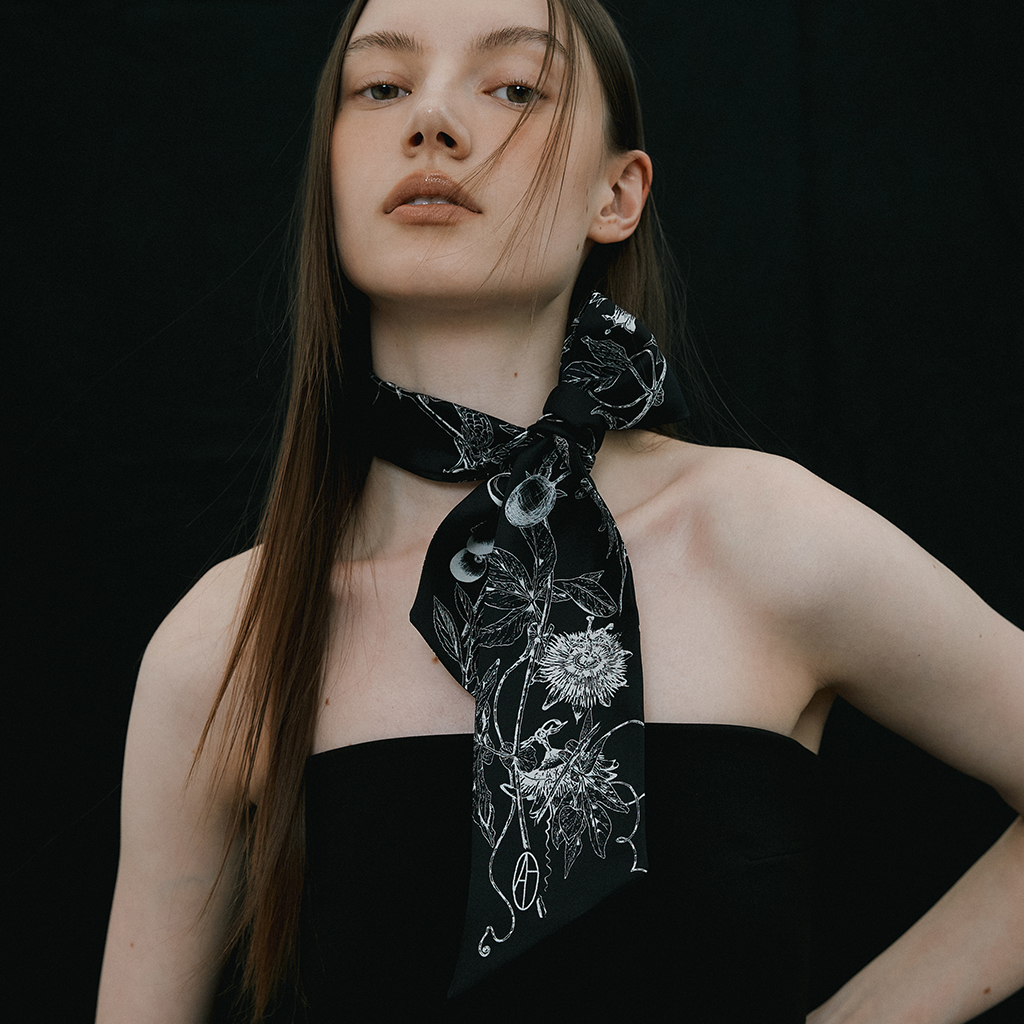 Botanic Garden Long Twilly Silk Scarf - Rose | ファッション