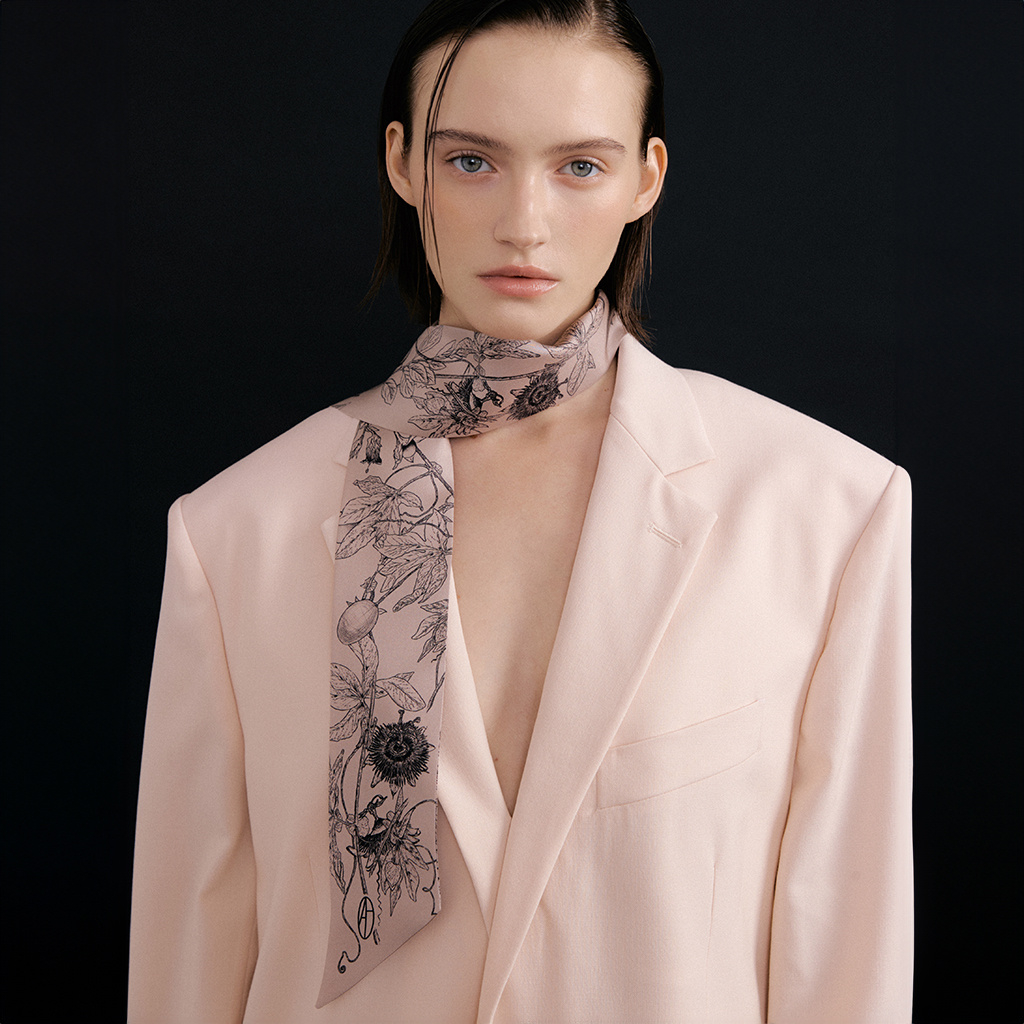 ●TATIANA● Rose Garden Twilly Silk Scarf SF2906 5005152222 TRACES OF ETERNITY CORSICAN ROSE CASHMERE-MODAL SCARF 53