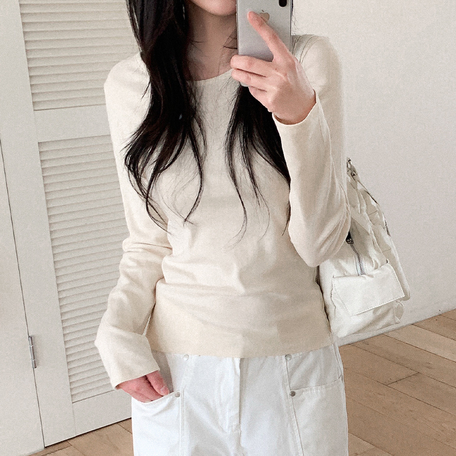 スリムフィットレイヤードインナー長袖Ｔシャツ