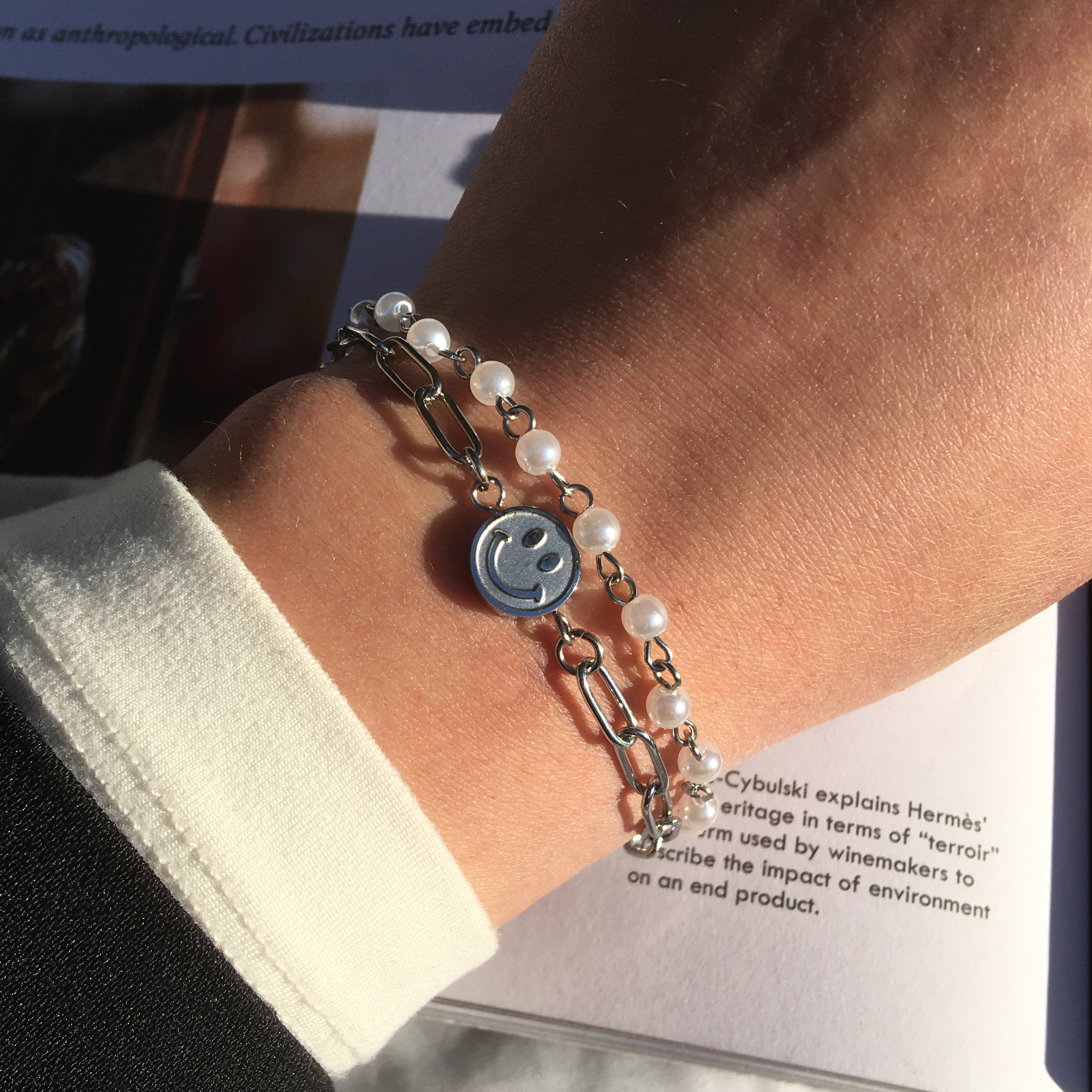 レイヤードチェーンブレスレットスマイルペンダント