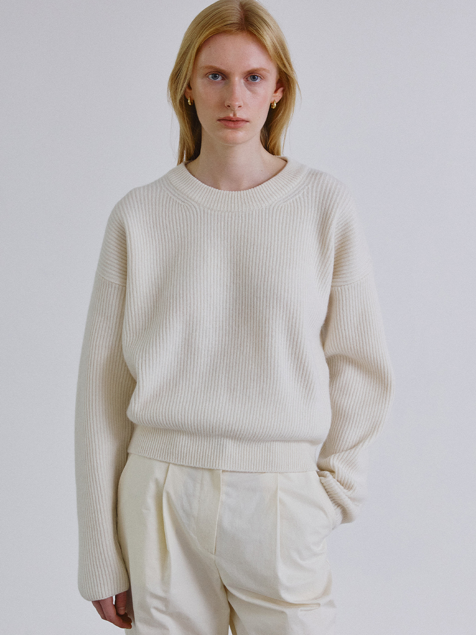 Series line - Cashmere drop round knit_IVORY