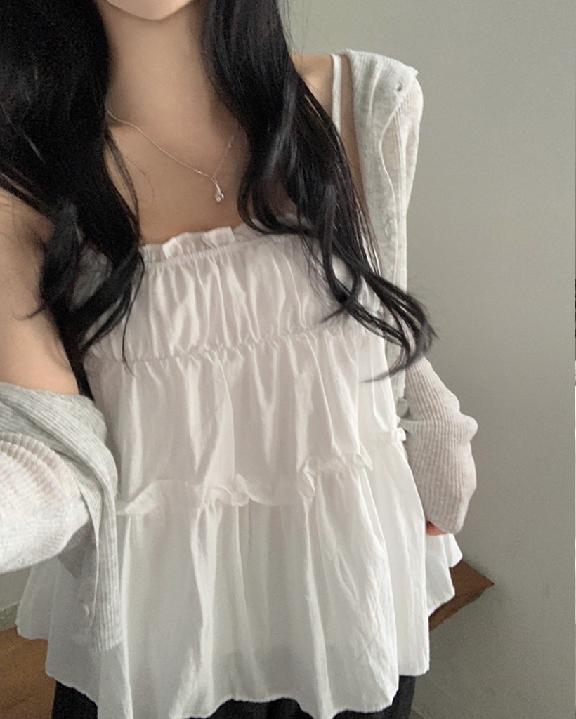シャーリングフレアノースリーブブラウス