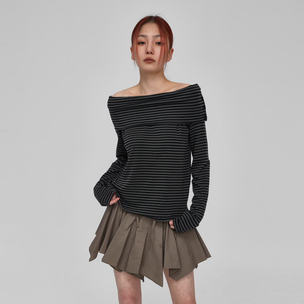 d.i.aオフショルダー長袖ストライプトップス ディックストライプオフショルダー長袖Tシャツ | ファッション通販