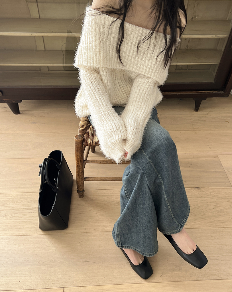 オフショルダーニット