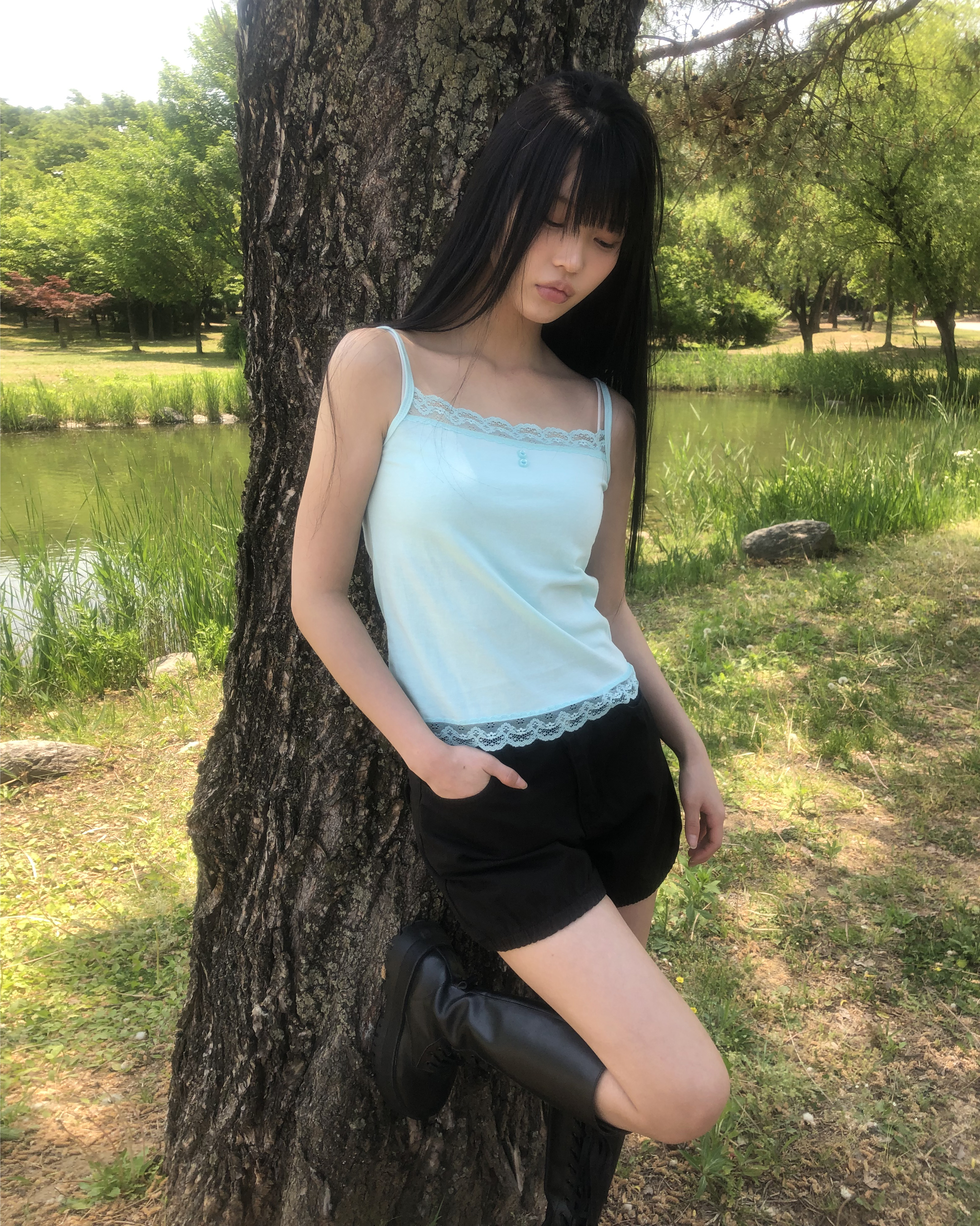 ボタンレースキャミソール