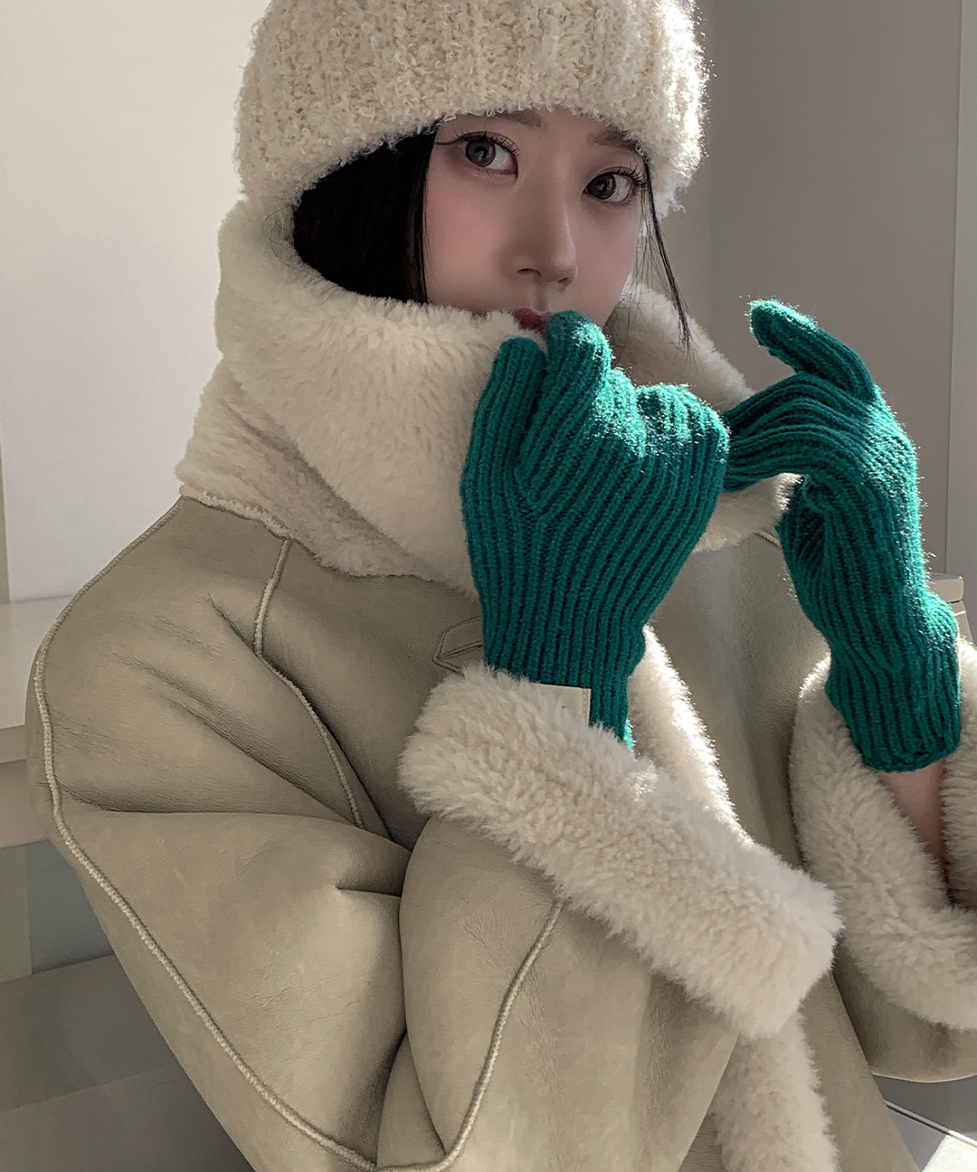 リバーシブルウールフェイクレザームートンミディ丈ジャケット