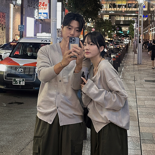 (UNISEX) Vネックカーディガン