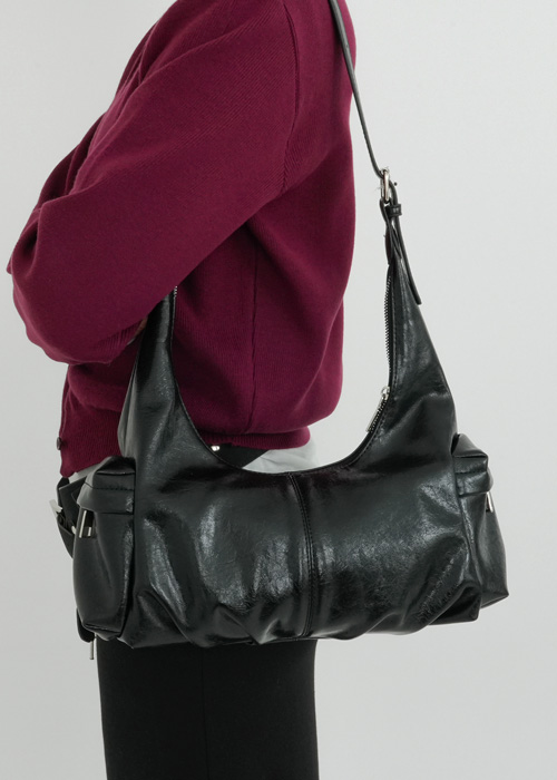 グロッシーショルダーバッグ