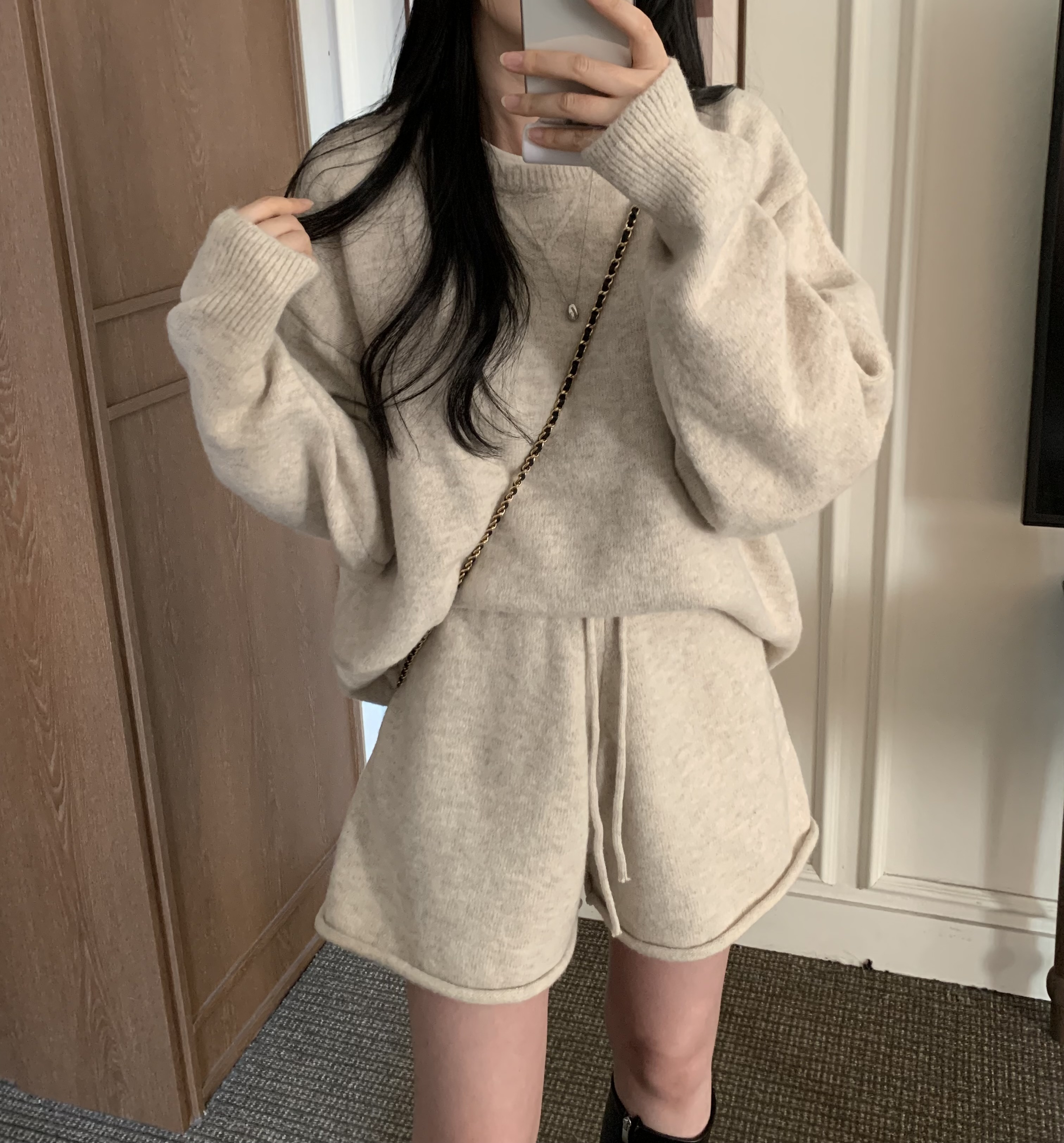 [セットアップ]ルーズフィットニット＆ニットショートパンツ