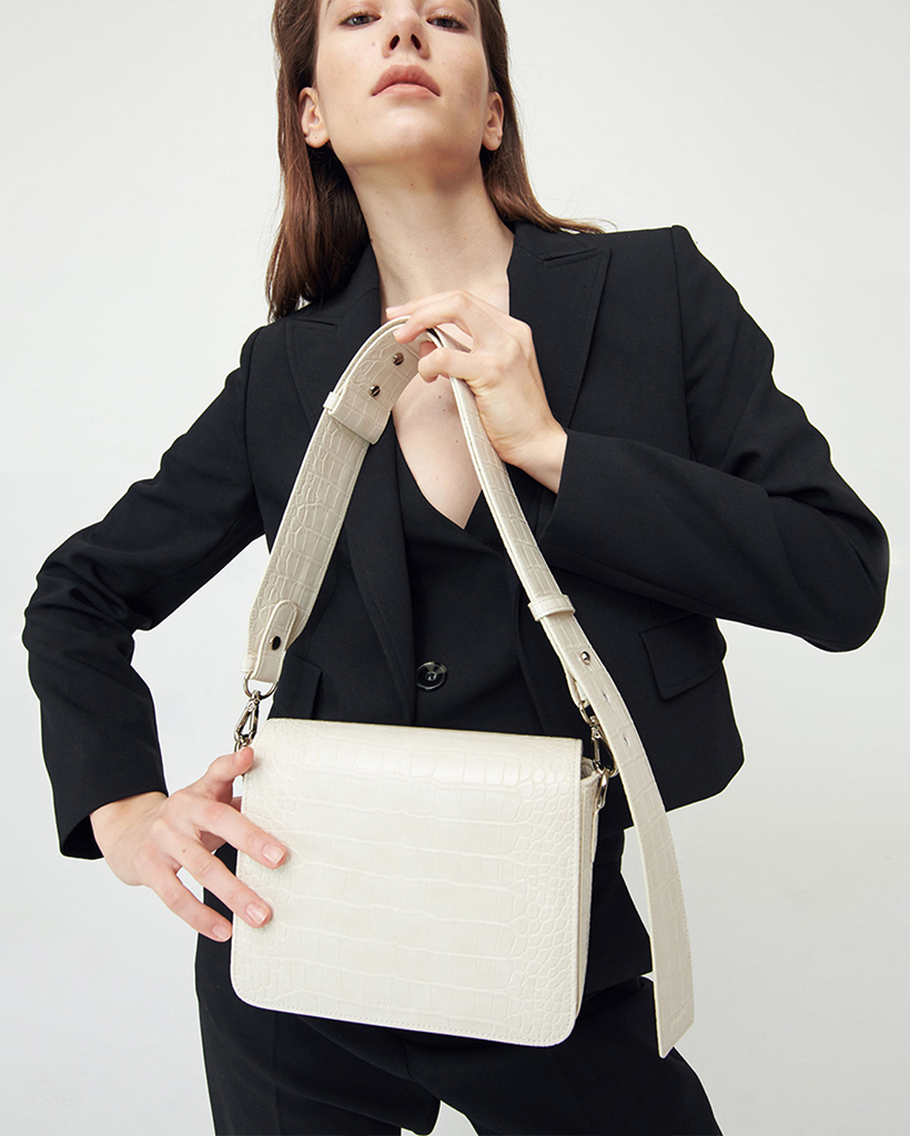 GAVI TRIANGLE BAG - CREAM | ファッション通販サイト NUGU