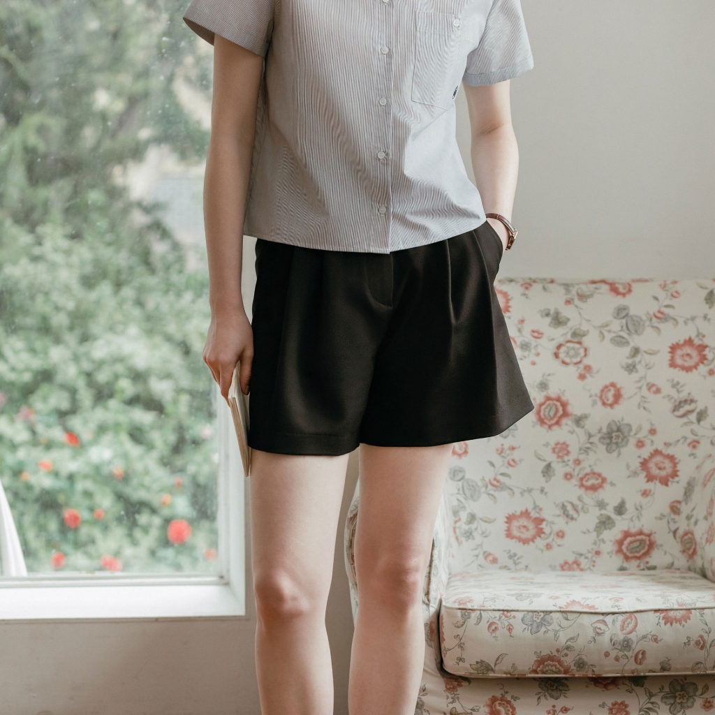 Classic Two-Tuck Half Pants_BLACK | ファッション通販サイト NUGU