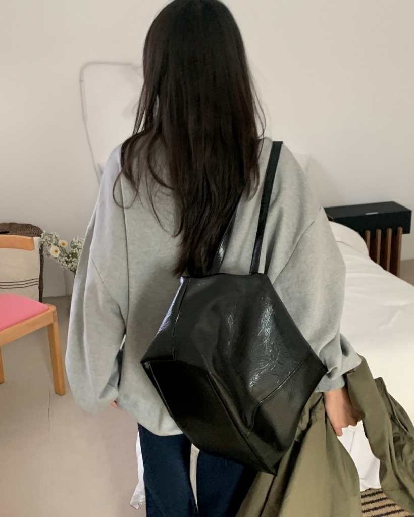 フェイクレザービッグショルダーバッグ | ファッション通販サイト NUGU