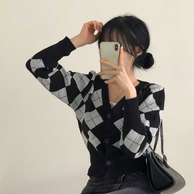 レオナール　カンカン素材　ダークネイビー Vネック 半袖　きれいめ美品✨️大きめ LEONARD レオナール カンカン素材 半袖 Tシャツ LL 大きめ ビー玉