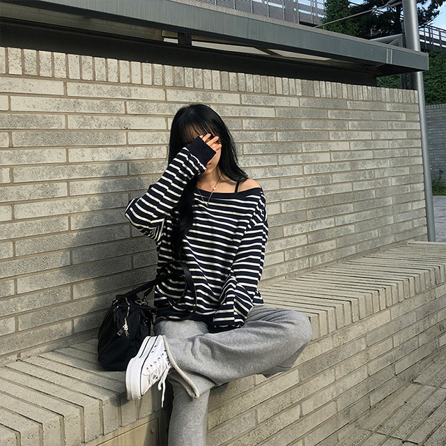 4color]ボートネックオフショルスウェット | ファッション通販サイト NUGU