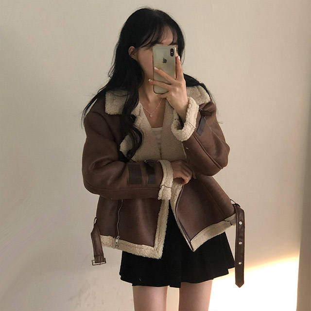 同*様 ハイネックムートンジャケット イタリア ヨーロッパヴィンテージ tram 同*様 ハイネックムートンジャケット イタリア ヨーロッパヴィンテージ