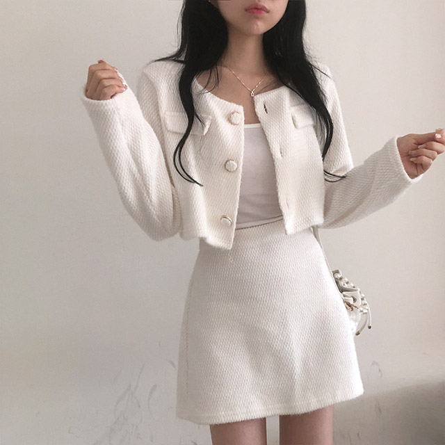 DANA PARIS ツイード ジャケット＆スカート セット　未使用に近いです 2ピースセット]ツイードジャケット＆スカート | ファッション