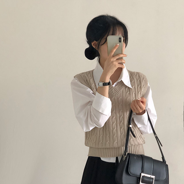 TTT MSW ベージュ Vネック ベスト TTT MSW ベージュ Vネック ベスト - メルカリ