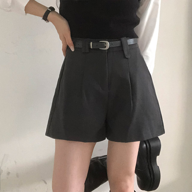 3color/ベルトセット]タック入りスラックスショートパンツ