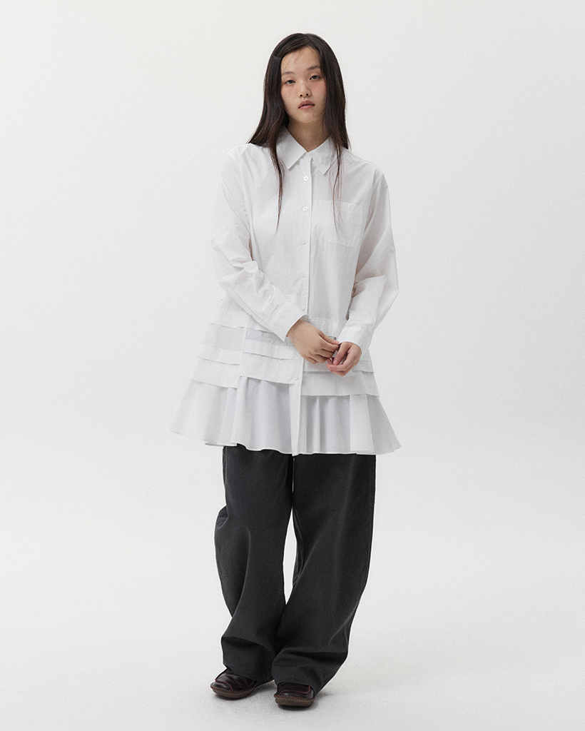 エクミール frill peplum shirt 白 VOCE掲載］Frill peplum shirt