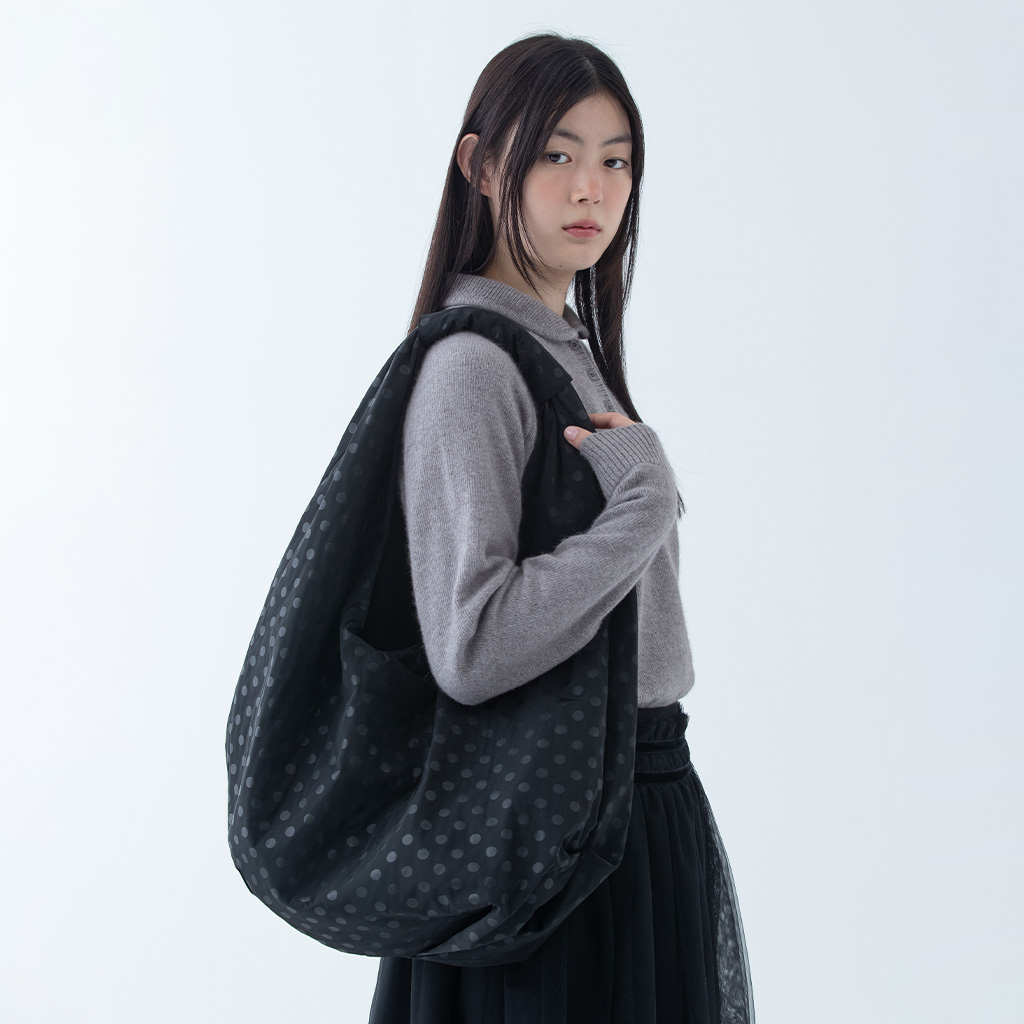 ショルダーバッグ・ポシェット dot padding bag NA dot padding bag, black | ファッション通販サイト NUGU