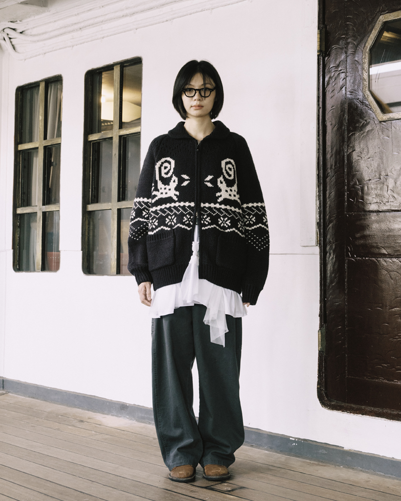 CAT GRAPHIC COWICHAN ZIP-UP, NAVY