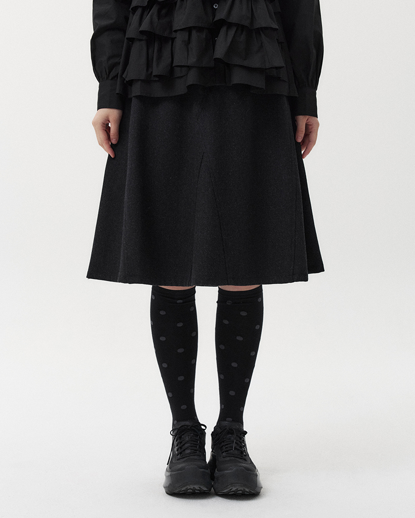 DOT KNEE SOCKS, BLACK