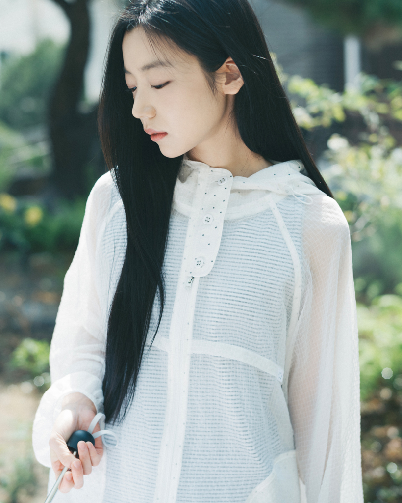SHEER SOFT WINDBREAKER, WHITE