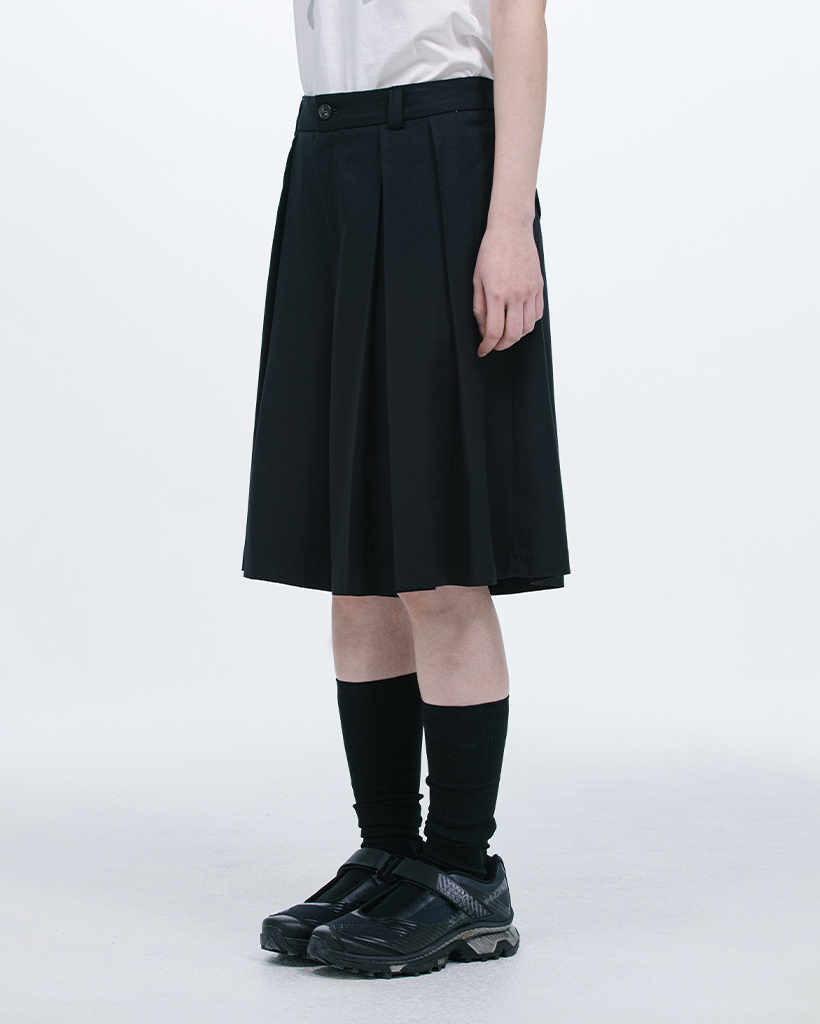 Influencer pick] PLEATS SKIRT MIDI PANTS, BLACK