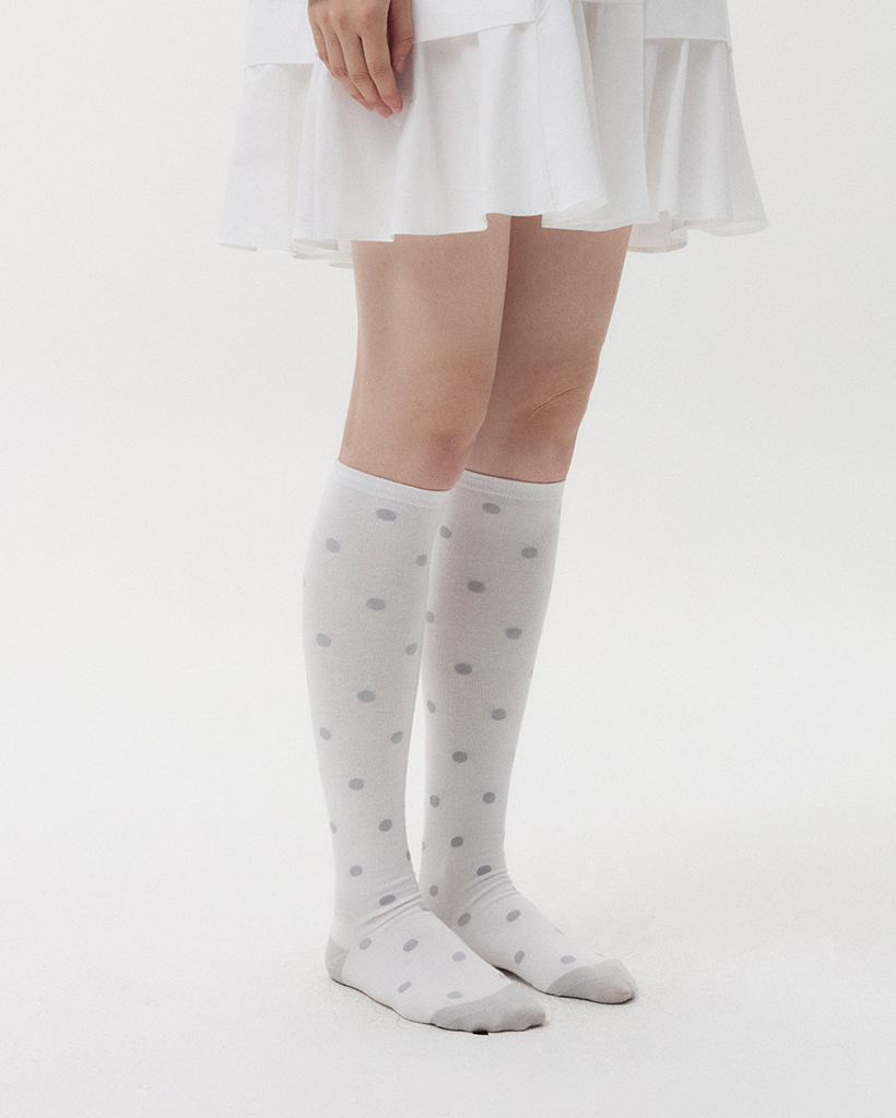 DOT KNEE SOCKS, WHITE | ファッション通販サイト NUGU