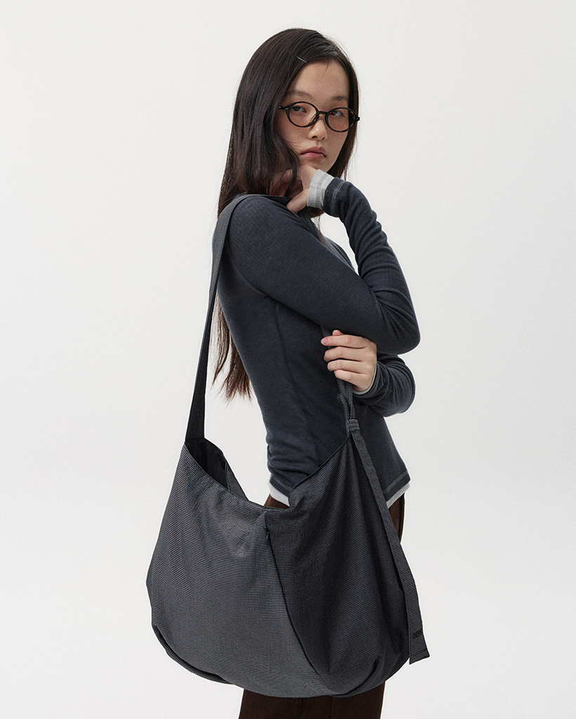 新品 BAGGU Mini Ruffle Shoulder Bag BAGGU × Molly Goddard Mini Ruffle Crescent Bag☆完売必須 (BAGGU