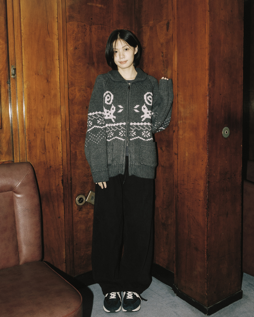 CAT GRAPHIC COWICHAN ZIP-UP, CHARCOAL | ファッション通販サイト NUGU