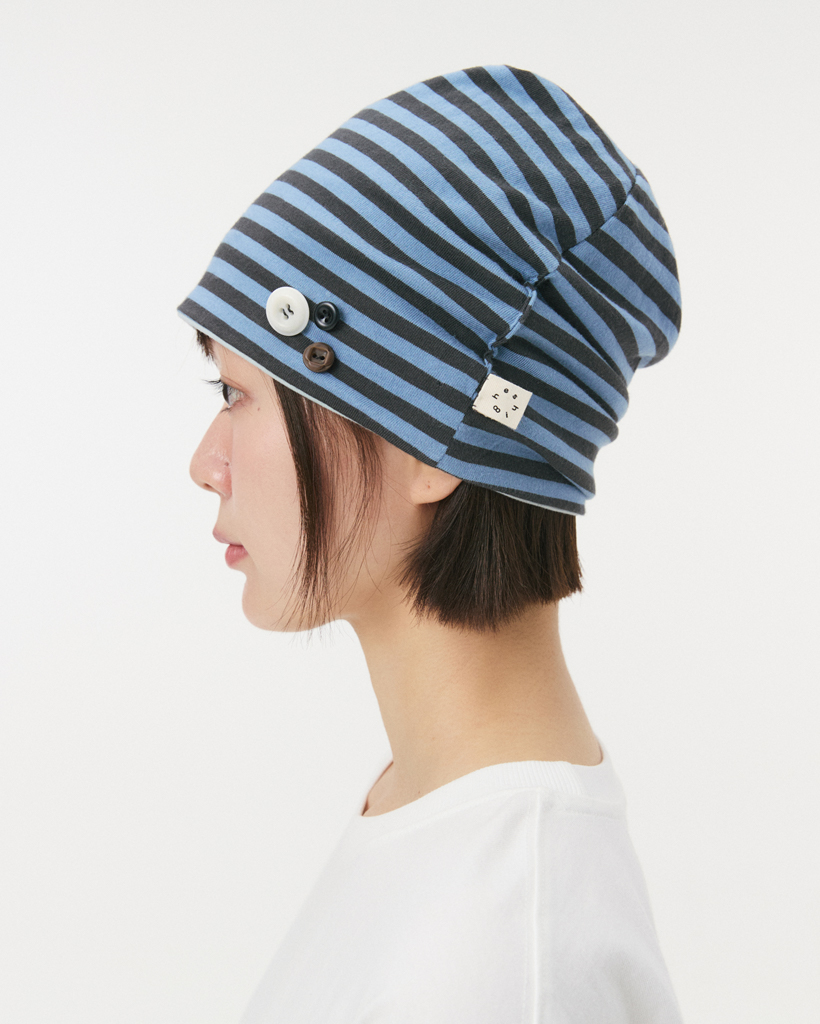 REVERSIBLE BUTTON BEANIE, BLUE