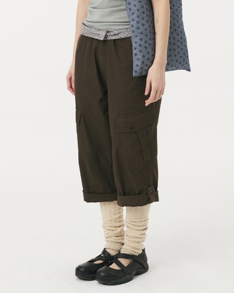 CARGO POCKET ROLL-UP PANTS, BROWN