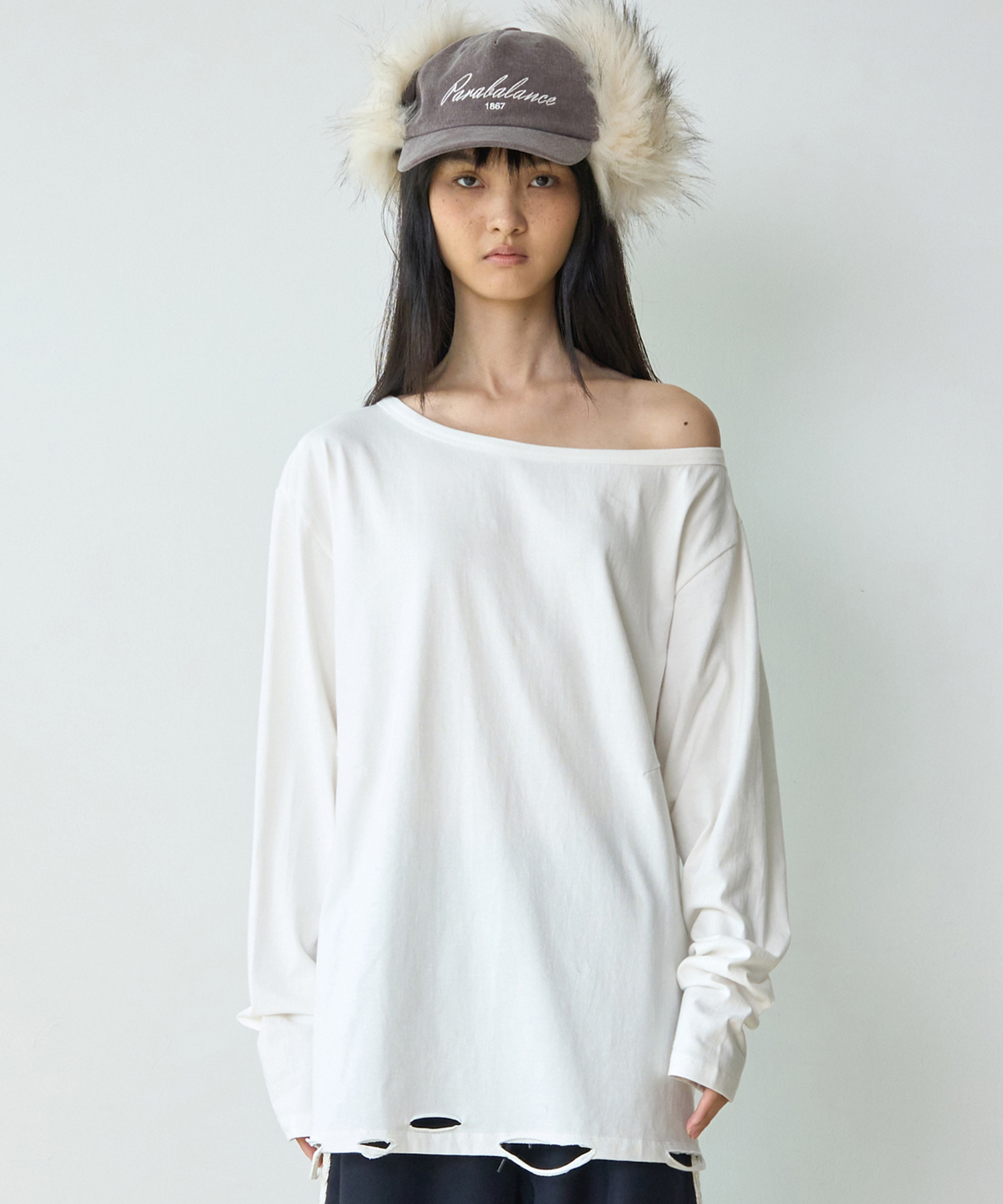One Shoulder Distressed T-Shirts [White]