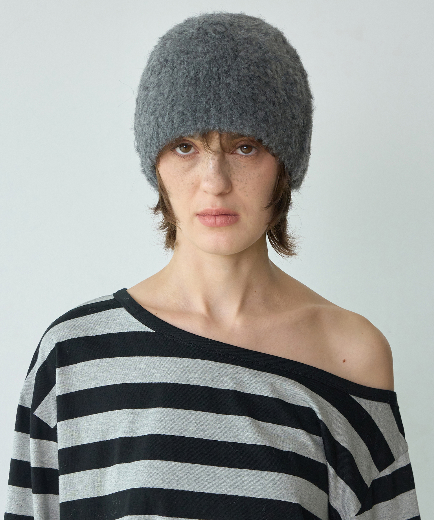 Fluffy Beanie [Charcoal Gray]