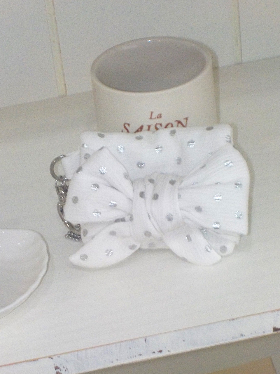 Ribbon wallet_dot white