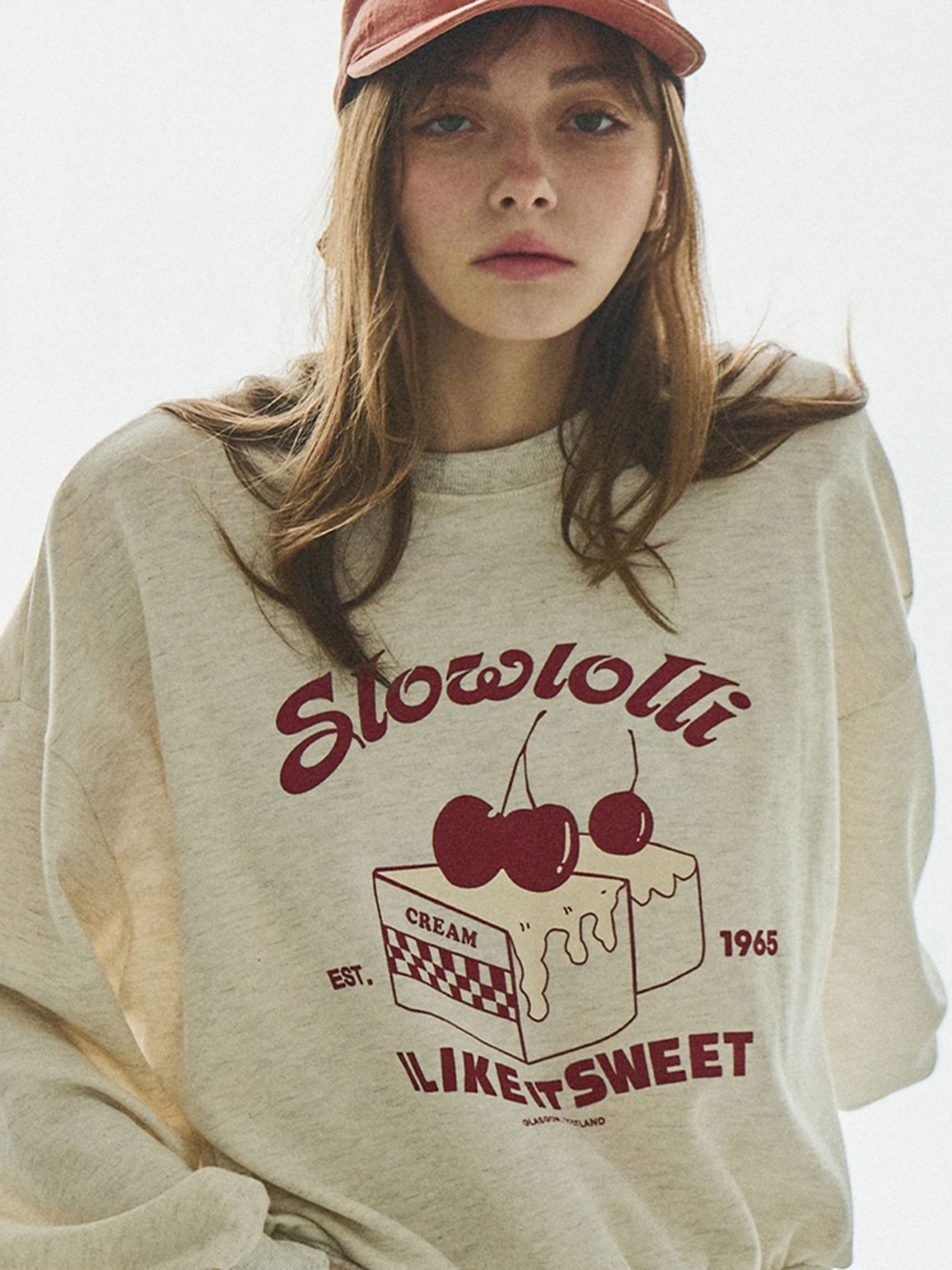 Cherry cake sweatshirt - Oatmeal