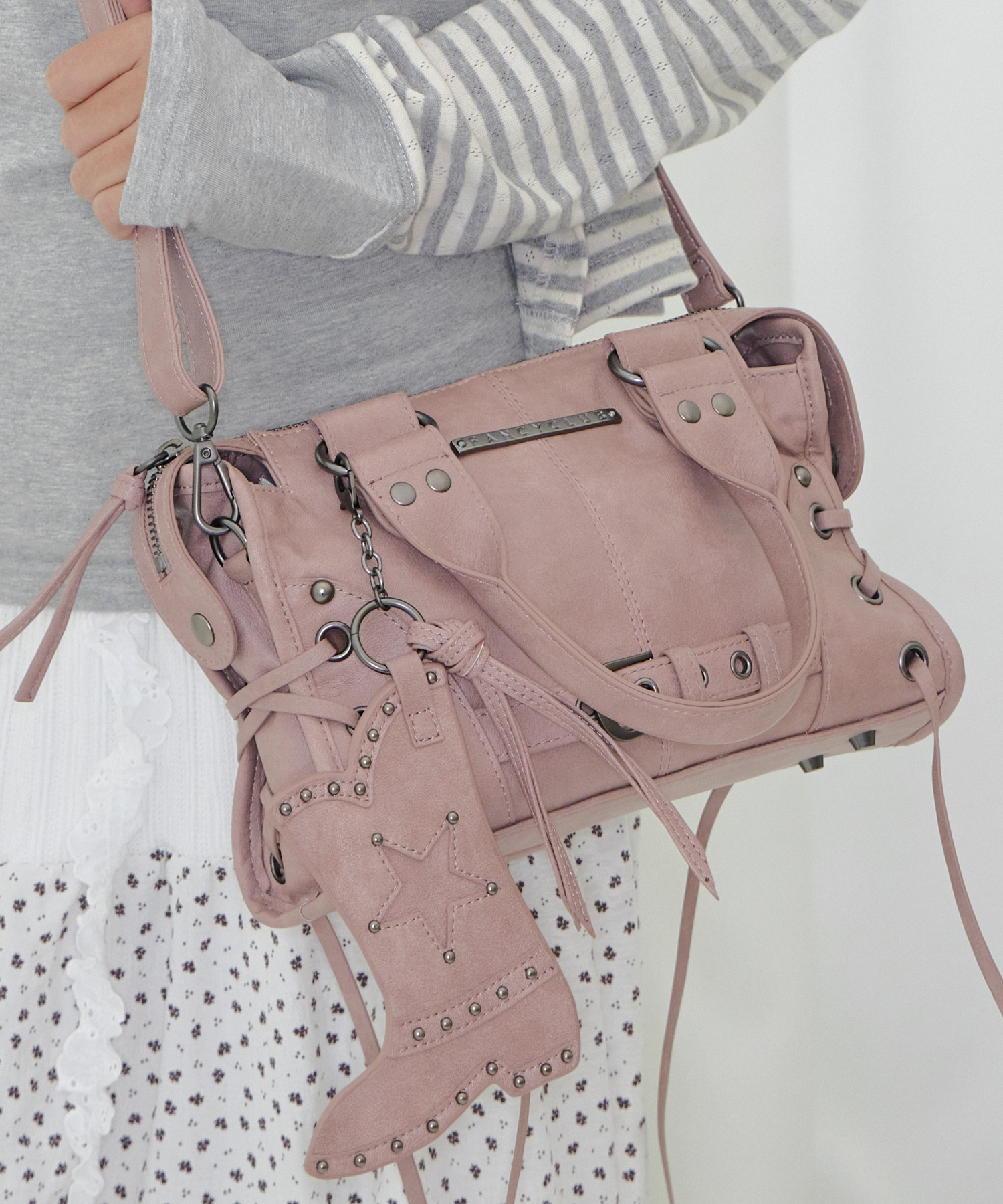 ベルト付きウォッシュレザーミニバッグ(ベビーピンク)