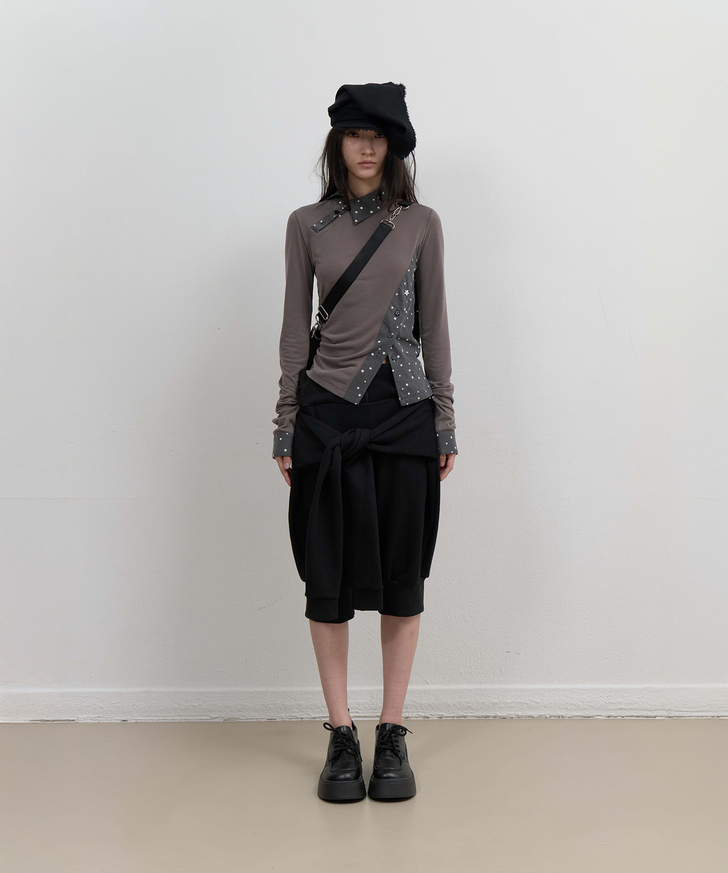 OJOS オホス フレアスカート ショートパンツ チャコール OJOS オホス フレアスカート ショートパンツ チャコール