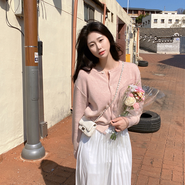 エアトークゴールドラメタートルノースリアンサンブル+フランス製ピンクカーディガン 楽天市場】【送料無料】ゴールドボタンニットカーディガン