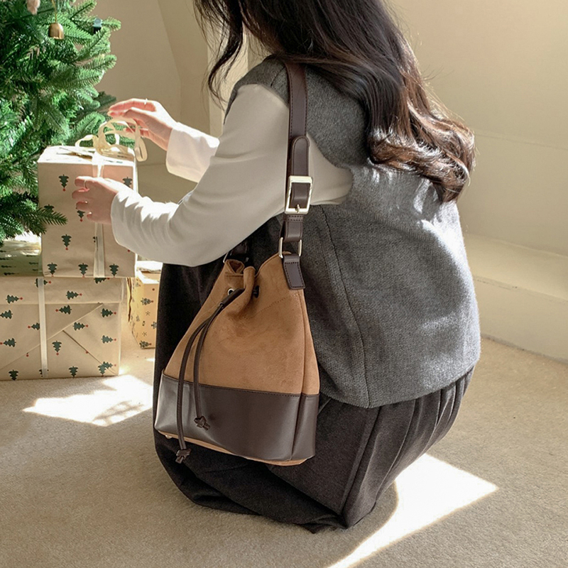 スエードバックルレザーバケットバッグ/ショルダーバッグ